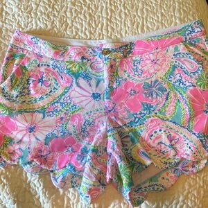 Lilly Pulitzer Buttercup Shorts Size 16 in Excellent condition
